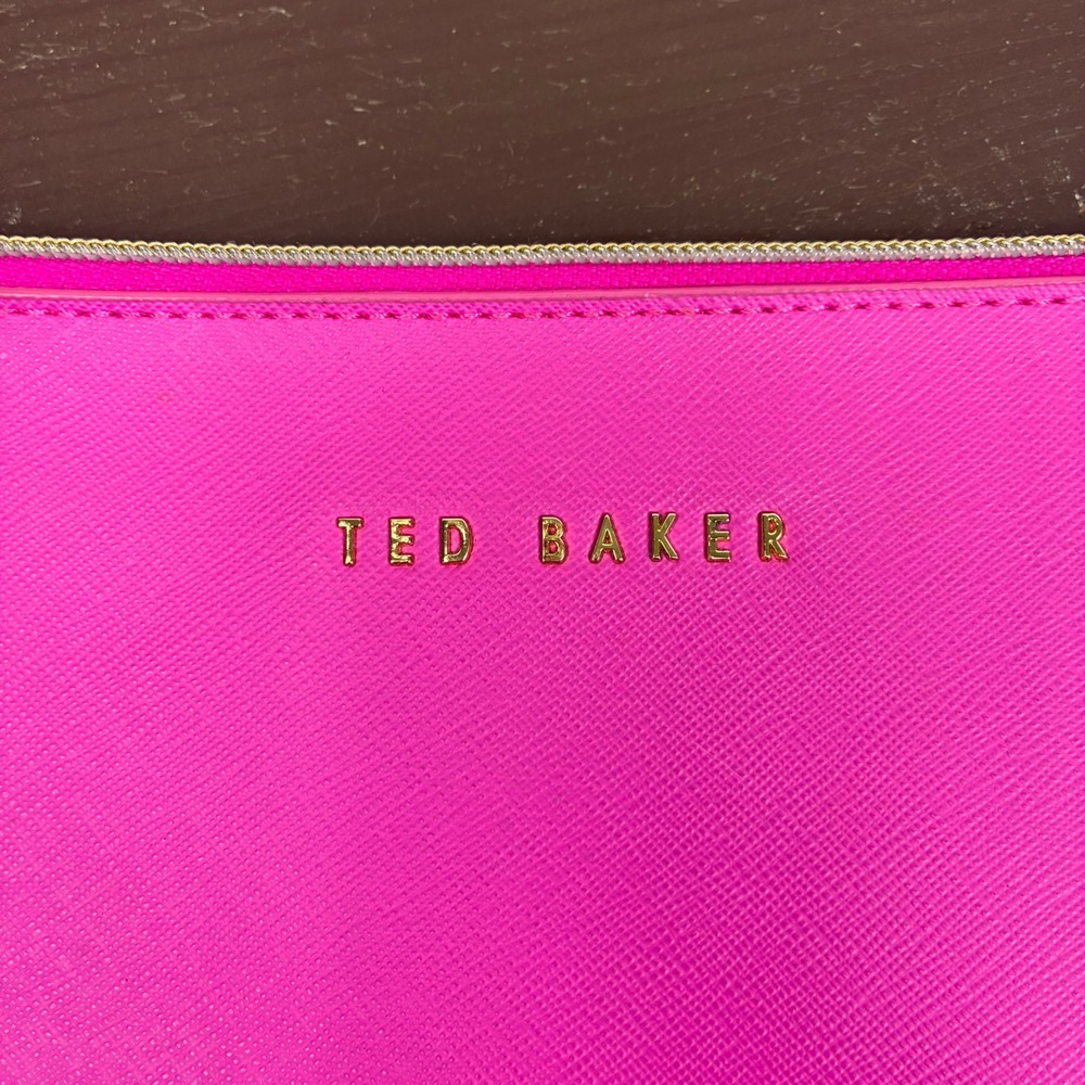 Ted Baker Wristlet Clutch Bag Pink Saffiano Leather Gold Logo Hot Pink Zip - Picture 2 of 9